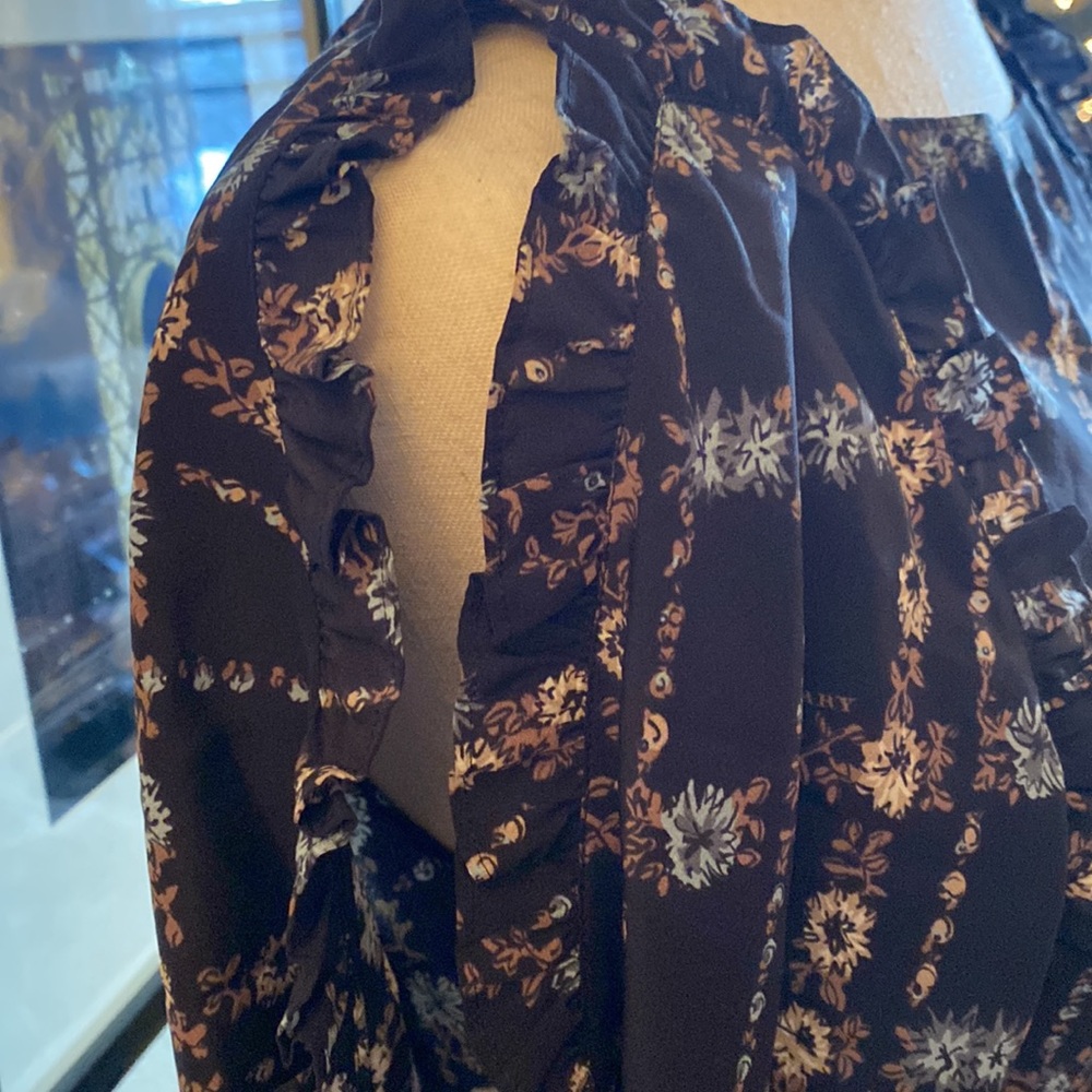 Dress - Picture 3 of 10